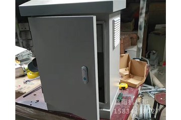 用戶在對太原網(wǎng)絡(luò)機(jī)柜的選購時應(yīng)該考慮哪些因素呢？鑫雨杭電器公司